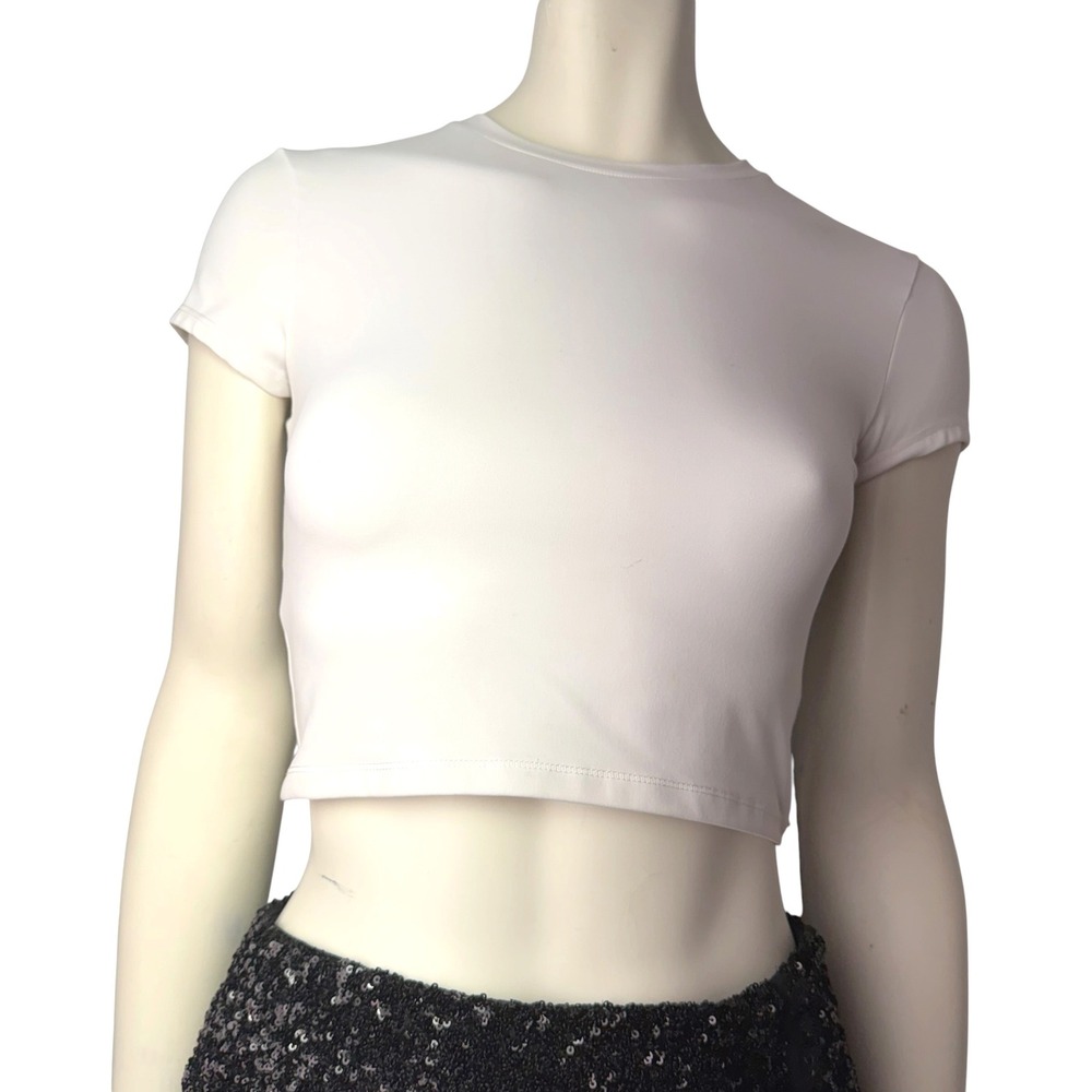Kit + Ace Crop Top Short Sleeve White Stretch Athleisure Minimalist Clean Girl S